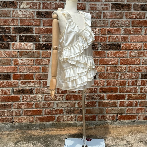 Romeo & Juliet Couture ruffled ivory satin blouse / L / Excellent condition - Picture 11 of 15